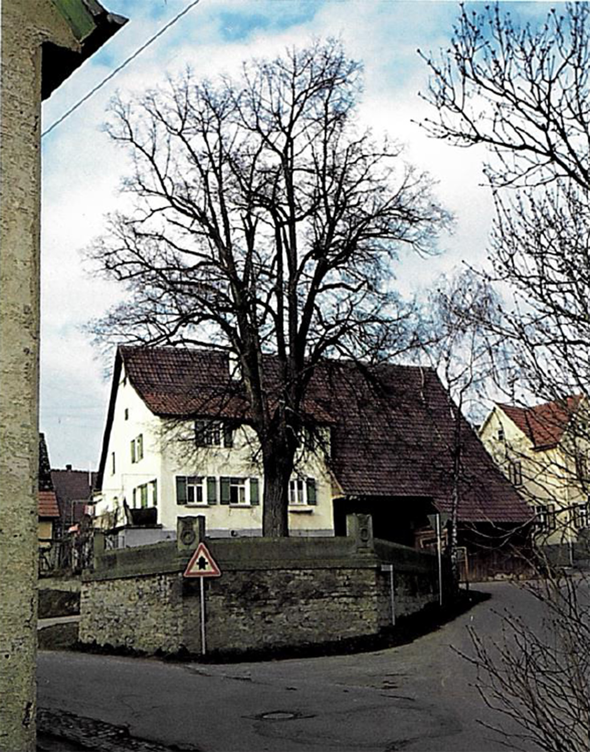 Kriegerdenkmal am Ortseingang Haslach